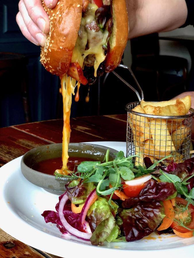 The Wheatsheaf At Beetham Hotel Sandside  Buitenkant foto