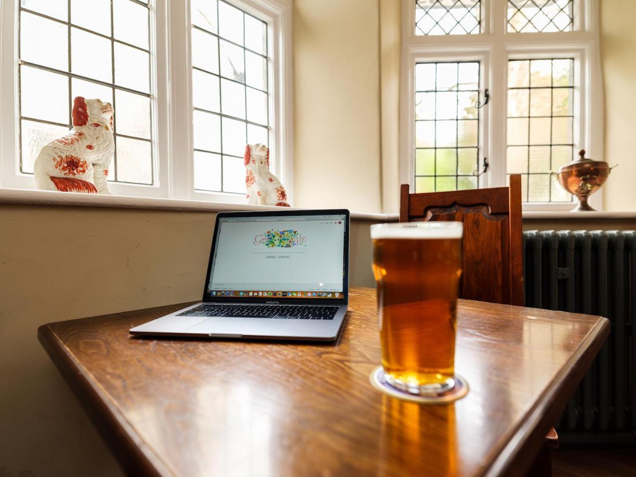 The Wheatsheaf At Beetham Hotel Sandside  Buitenkant foto